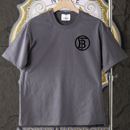 Burberry  260gsm 100% Cotton T-shirt in a loose fit Intricate embroidery